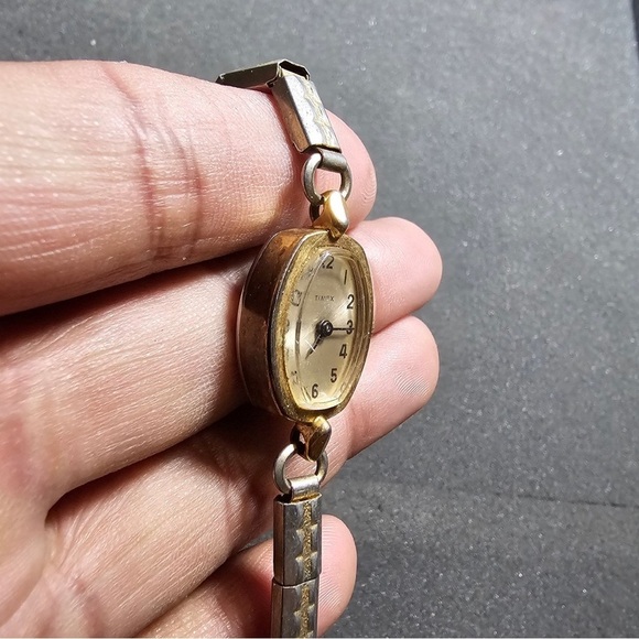 Vintage Timex Cocktail Watch Mechanical Wind Up Gold Tone Needs New Band - Picture 5 of 8